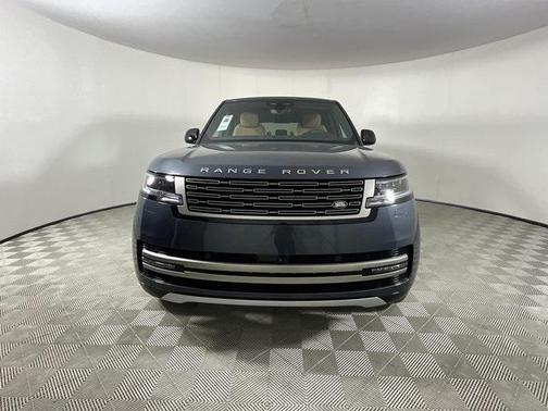 2025 Land Rover Range Rover P530 SE