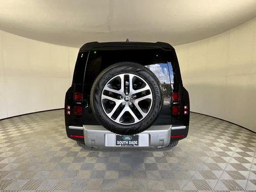 2025 Land Rover Defender 130 P300 S