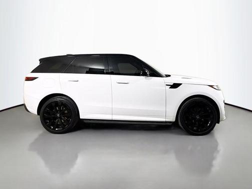 White 2024 Land Rover Range Rover Sport SE