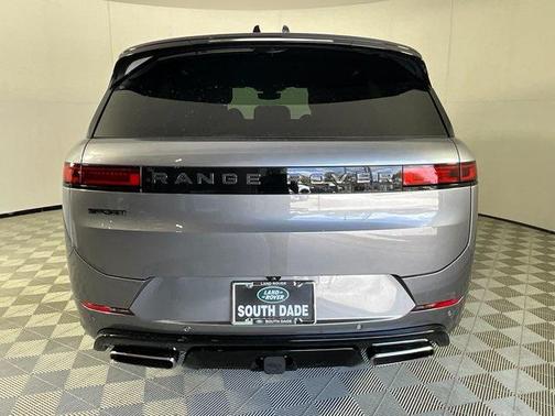 2024 Land Rover Range Rover Sport SE