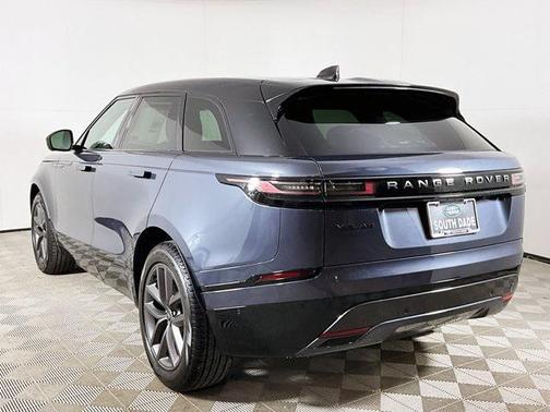 2026 Land Rover Range Rover Velar P250 SE R-Dynamic