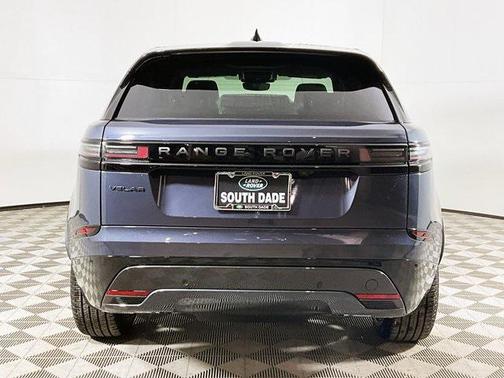 2026 Land Rover Range Rover Velar P250 SE R-Dynamic