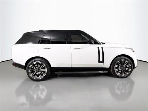 2025 Land Rover Range Rover P530 SE