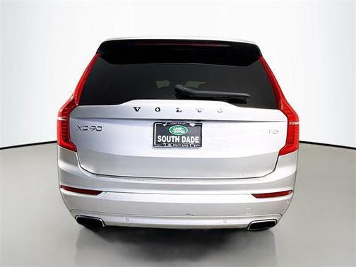 2020 Volvo XC90 T5 Momentum