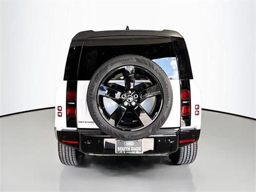 2025 Land Rover Defender 110 P400 X-Dynamic SE