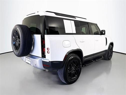 2025 Land Rover Defender 110 P400 S