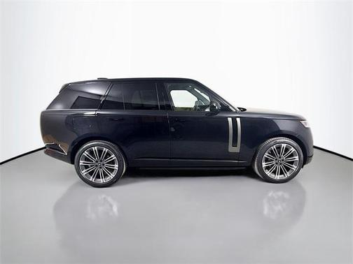 2025 Land Rover Range Rover P400 SE