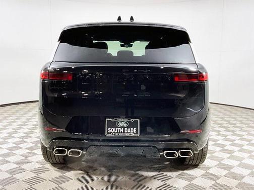 2025 Land Rover Range Rover Sport SE