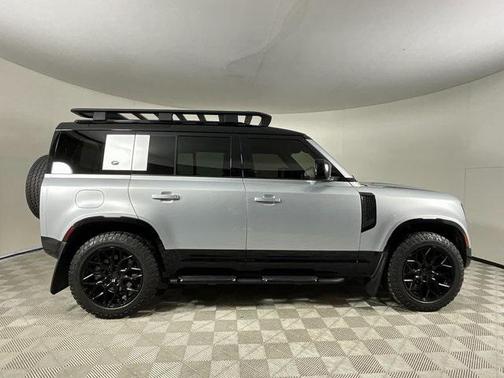 2022 Land Rover Defender 110 X-Dynamic SE