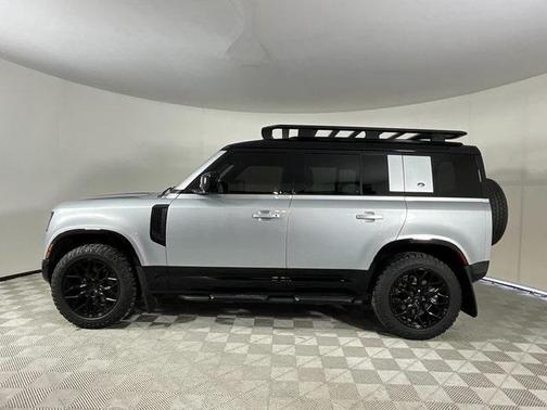 2022 Land Rover Defender 110 X-Dynamic SE