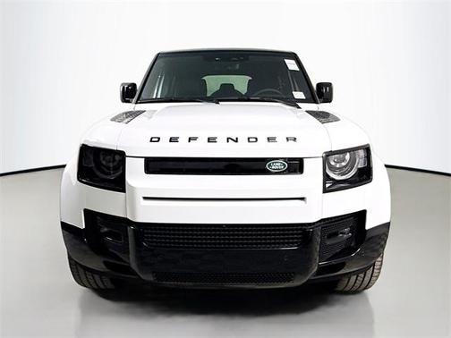 2025 Land Rover Defender 110 P400 X-Dynamic SE