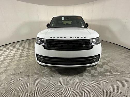2025 Land Rover Range Rover P550e SE