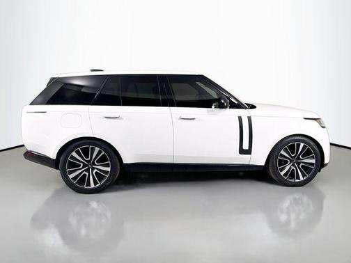 Fuji White 2025 Land Rover Range Rover P550e SE