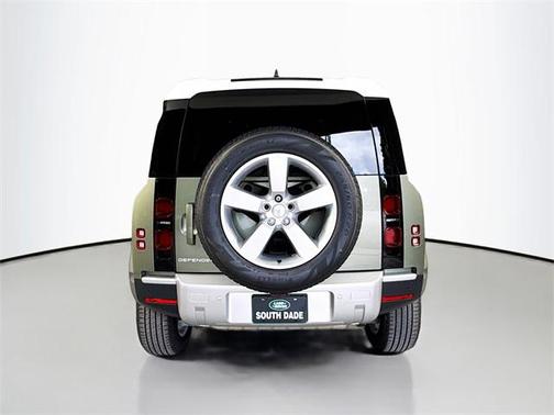 2025 Land Rover Defender 110 P300