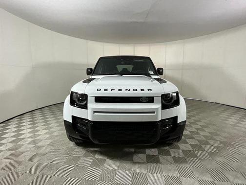 2025 Land Rover Defender 110 P400 X-Dynamic SE