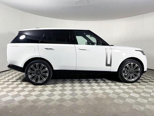 2025 Land Rover Range Rover P530 SE