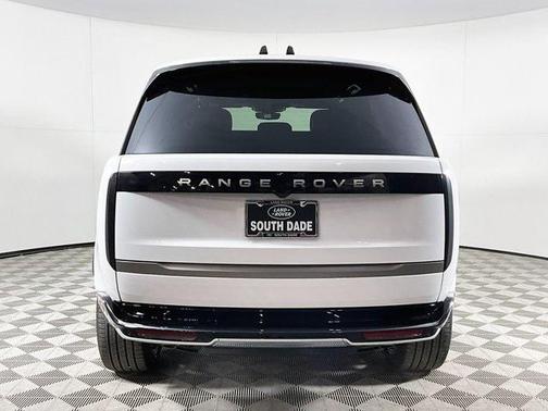 2025 Land Rover Range Rover P530 SE