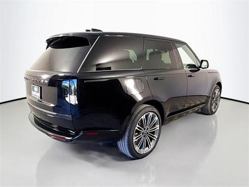2025 Land Rover Range Rover P400 SE