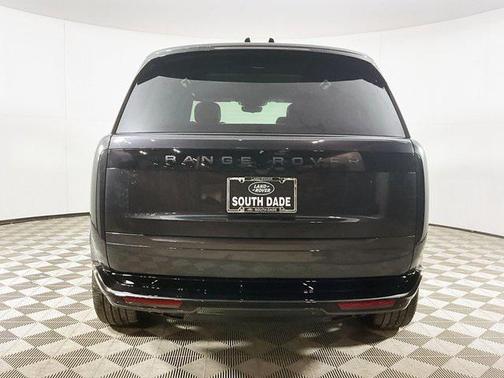 2025 Land Rover Range Rover P530 SE 7 Seat
