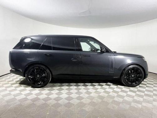 2025 Land Rover Range Rover P530 SE 7 Seat