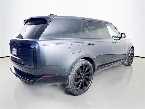 2025 Land Rover Range Rover P530 SE 7 Seat