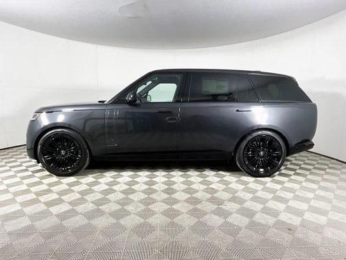 2025 Land Rover Range Rover P530 SE 7 Seat