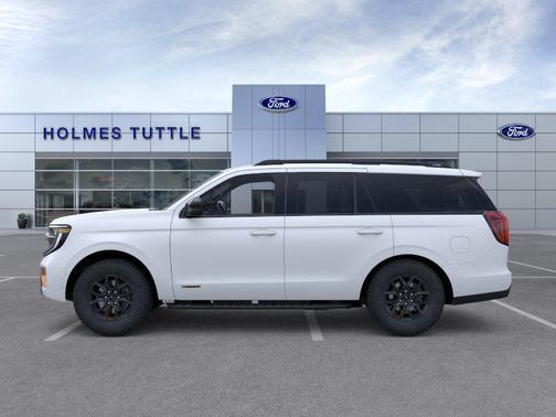 Star White Metallic Tri-Coat 2026 Ford Expedition Tremor