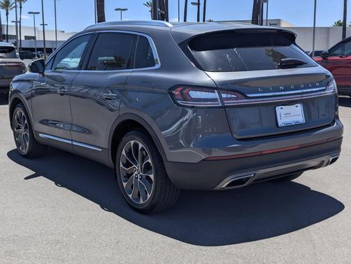 Asher Gray Metallic Clearcoat 2023 Lincoln Nautilus Reserve