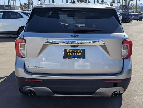 ICONIC SILVER MET 2021 Ford Explorer Limited