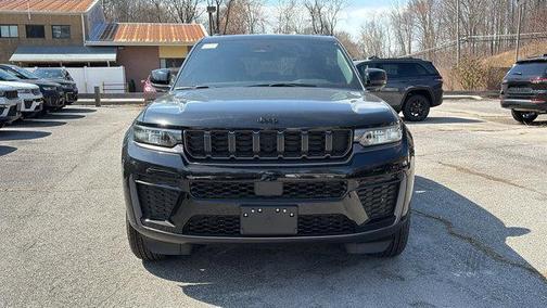 Diamond Black 2026 Jeep Grand Cherokee Laredo