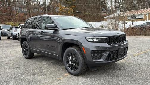 2025 Jeep Grand Cherokee Laredo