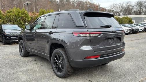 2025 Jeep Grand Cherokee Laredo