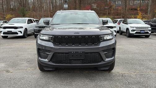 2025 Jeep Grand Cherokee Laredo