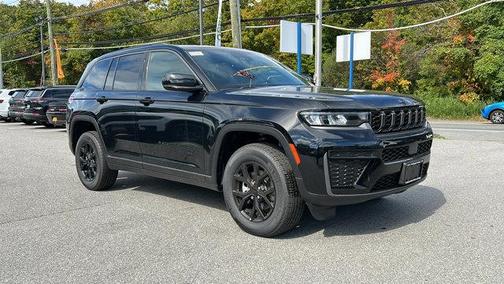 Diamond Black 2026 Jeep Grand Cherokee Laredo