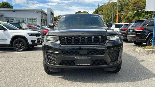 Diamond Black 2026 Jeep Grand Cherokee Laredo