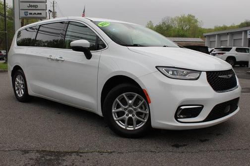 2023 Chrysler Pacifica Touring-L