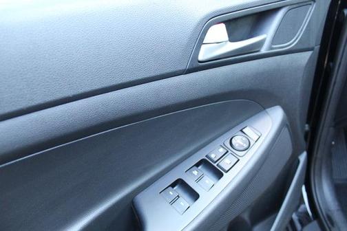 Black Noir Pearl 2019 Hyundai TUCSON Value