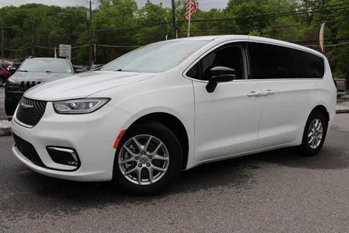 2024 Chrysler Pacifica Touring-L
