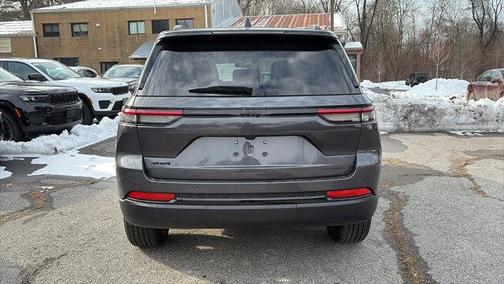 2025 Jeep Grand Cherokee Laredo