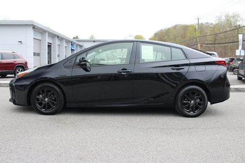 2022 Toyota Prius LE