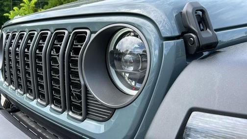 Anvil Clearcoat 2026 Jeep Wrangler Sport