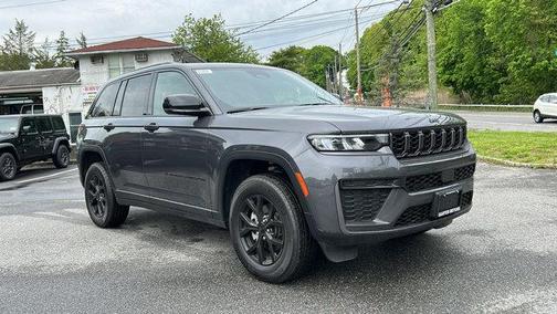 Metallic 2026 Jeep Grand Cherokee Laredo