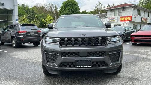 Metallic 2026 Jeep Grand Cherokee Laredo