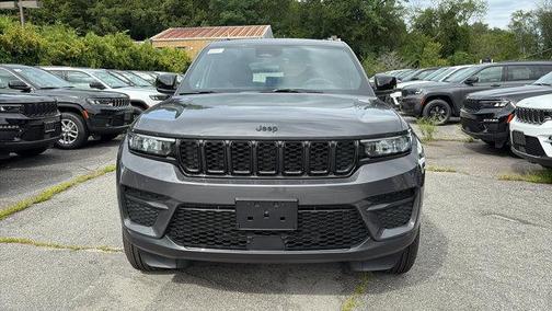 2025 Jeep Grand Cherokee Laredo
