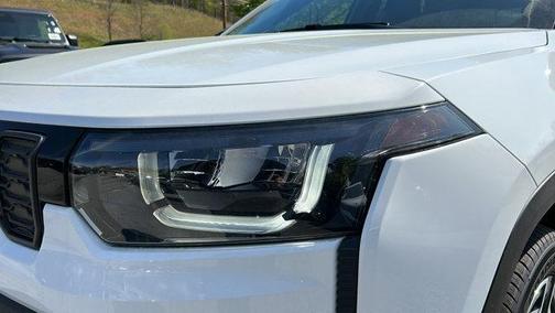 Bright White Clearcoat 2026 Jeep Cherokee LAREDO/LIMITED