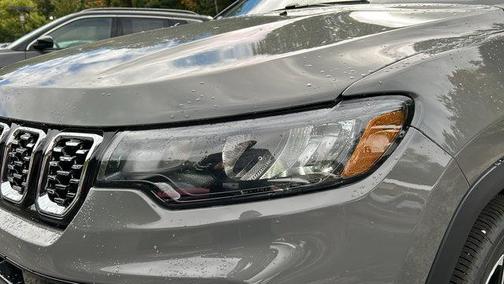 Sting Gray Clearcoat 2026 Jeep Compass Limited