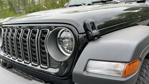 Black Clearcoat 2026 Jeep Wrangler Sport