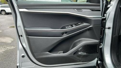 Silver Zynith Clearcoat 2025 Jeep Wagoneer S Limited