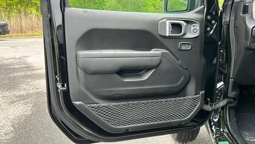 Black Clearcoat 2026 Jeep Wrangler Sport