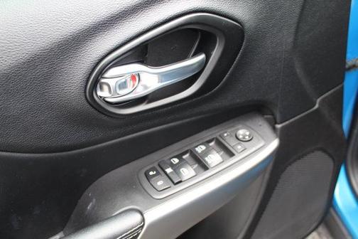 Hydro Blue Pearlcoat 2021 Jeep Cherokee Latitude Lux